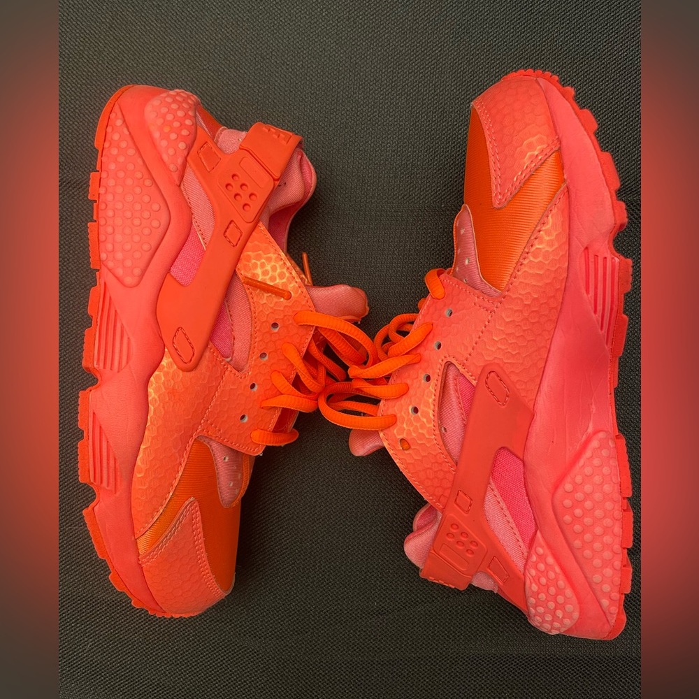 Nike “hot lava” huaraches